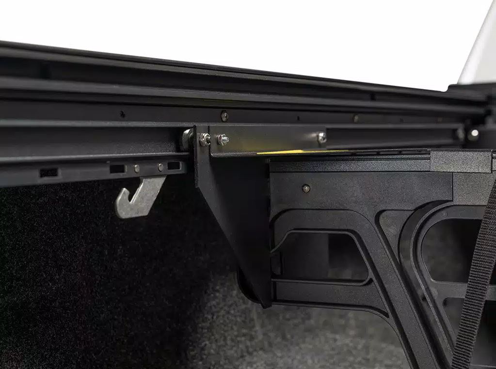 Roll-N-Lock Cm127 Truck-Bed Cargo Partition