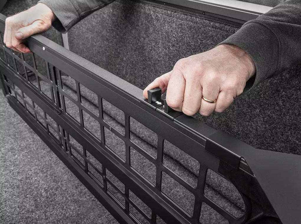 Roll-N-Lock Cm401 Truck-Bed Cargo Partition