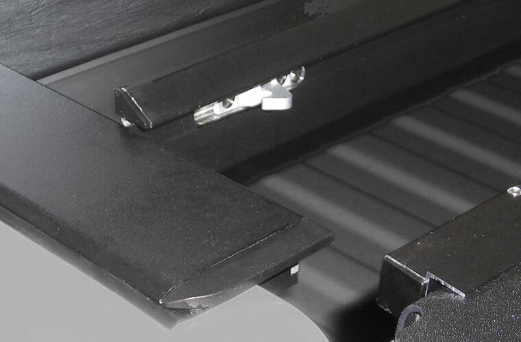 Roll-N-Lock LG261M M-Series 2015 Chevrolet/GMC Bed Cover