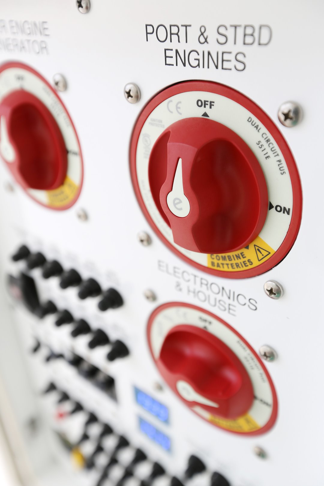 Blue Sea 5511e-Bss Battery Selector Switch - image 6