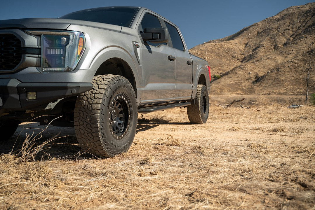 DV8 Offroad SRFF1-01 Centric Crew Cab Entry Bars