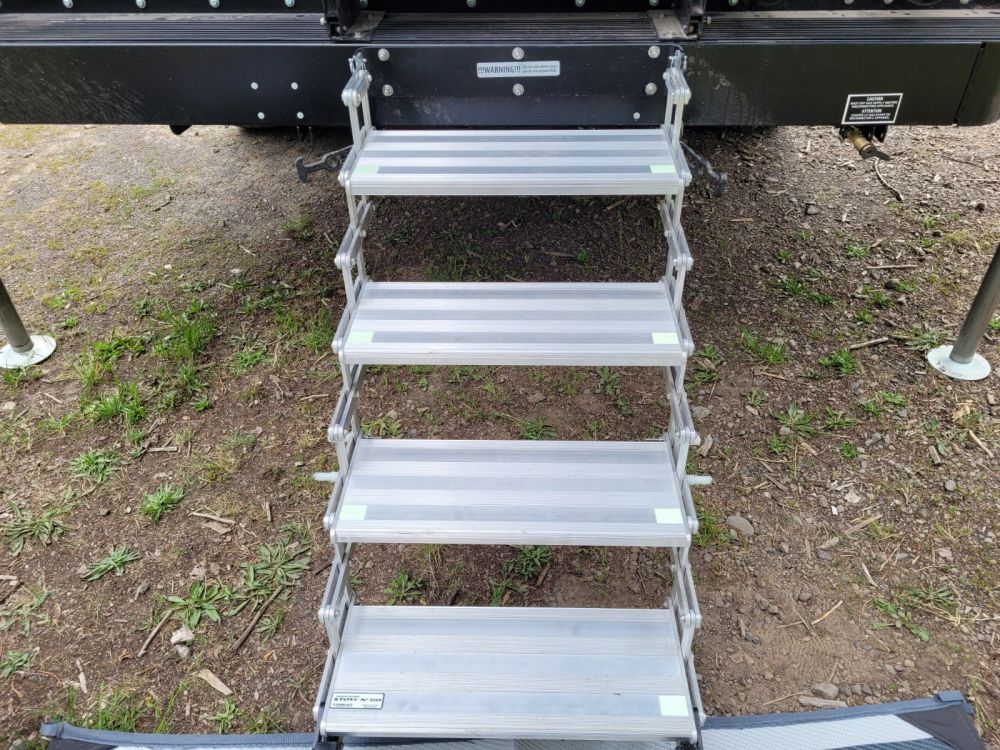 Torklift A7504 GlowStep 4-Step RV Entry Step, Self-Illuminating – image 3